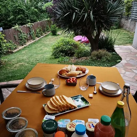 D'hotes Avec Petit Dejeuner Bed & Breakfast 3*