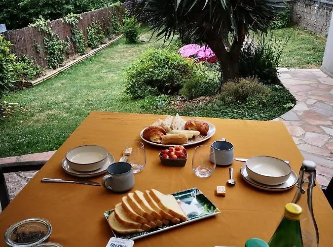 D'hôtes Avec Petit Déjeuner Bed and breakfast 3*